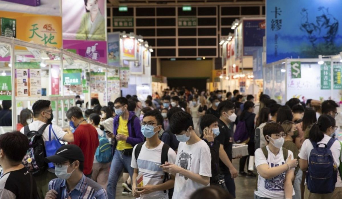 Hong Kong: US issues warning on business risks